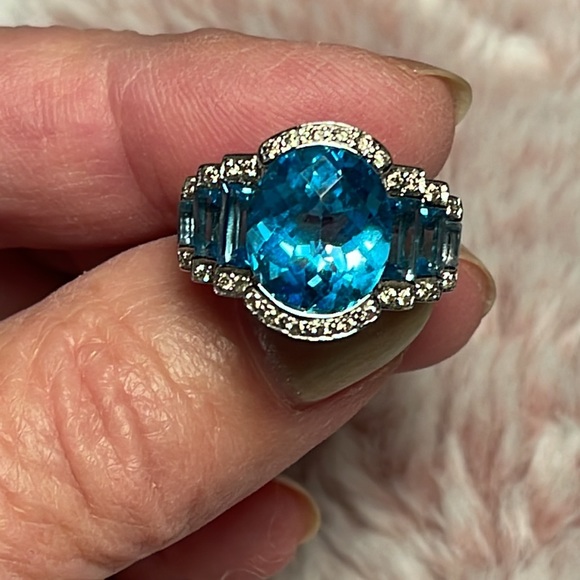 14k  Gold Swiss Blue Topaz and diamond accent Ring - Picture 4 of 9